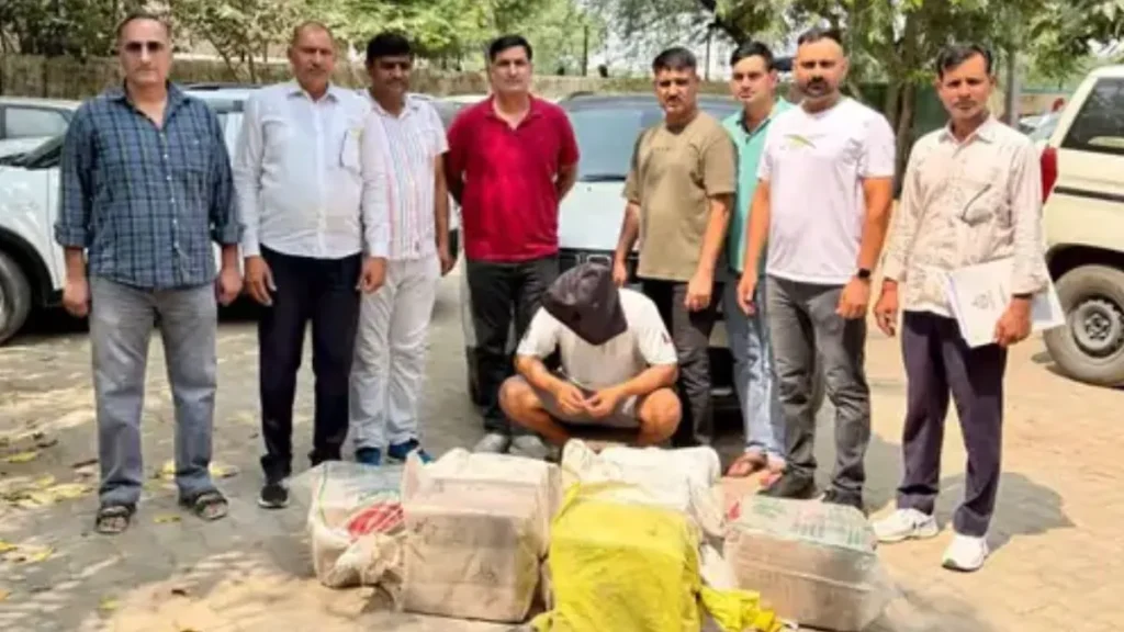 Hisar Crime: एयरपोर्ट चौक पर नाकाबंदी के दौरान पकड़ी गई 114 किलो गांजे की खेप