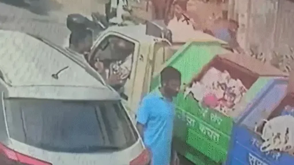 Hisar News: हिसार में हड़ताल के नाम पर गुंडागर्दी, कचरा गाड़ियों के शीशे तोड़े, सुए घोंपकर टायर किए पंचर