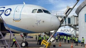 IndiGo flight accident: श्रीनगर हवाई अड्डे पर पार्किंग के दौरान खंभे से टकराया इंडिगो का विमान, कोई घायल नहीं