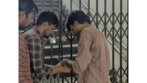 Jaipur Students Protest: जयपुर कॉलेज में छात्रों ने गेट पर जड़े ताले, बोले- नई बिल्डिंग तैयार फिर भी 3,640 स्टूडेंट 6 कमरों में