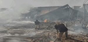 Jalandhar Mattress Factory Fire : जालंधर की गद्दा फैक्टरी में लगी आग, 1 कर्मी झुलसा ; 30 ने भागकर बचाई जान