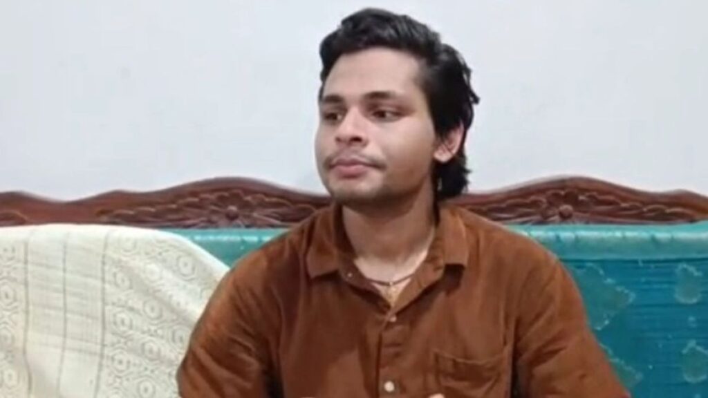 स्वतंत्र भारद्वाज की गिरफ्तारी के बाद हिंदू संगठनों ने जताया विरोध, संसद मार्ग थाने के बाहर प्रदर्शन