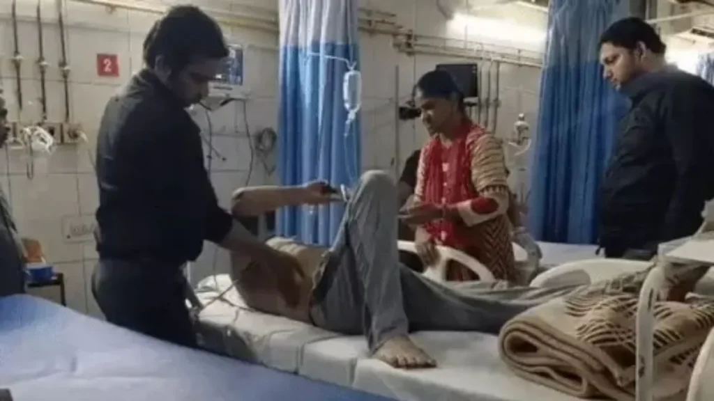 Jhajjar Crime: झज्जर में पत्नी ने पति को मारी दो गोलियां, पेट में गोली लिए बाइक चलाकर थाने पहुंचा पीड़ित