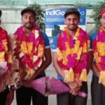 Junior Asia Cup Hockey: गोल्ड मेडल और ट्रॉफी लेकर लौटी जूनियर हॉकी टीम, अमृतसर एयरपोर्ट पर फूल मालाओं से स्वागत, छठी बार चैंपियन बनी टीम
