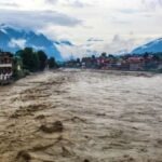 Kedarnath Cloudburst: केदारनाथ पैदल मार्ग पर बादल फटा, लैंडस्लाइड होने से रास्ता बंद