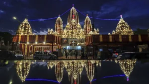 Krishna Janmashtami: जानें देश के 5 सबसे प्रसिद्ध मंदिरों की महत्ता, आज रात होगी विशेष महाआरती