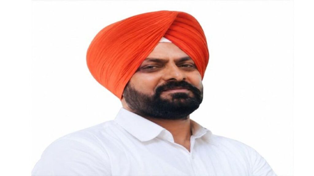 लुधियाना में स्कूल के अंदर हेड टीचर की अचानक मौत, CPR के बाद भी नहीं बची जान, पानी का गिलास पकड़ते ही गिरे