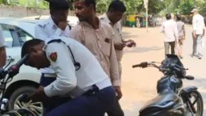 Mahendragarh : महेंद्रगढ़ में ट्रैफिक पुलिस का बड़ा अभियान, यातायात नियमों की धज्जियां उड़ाने वालों पर शिकंजा