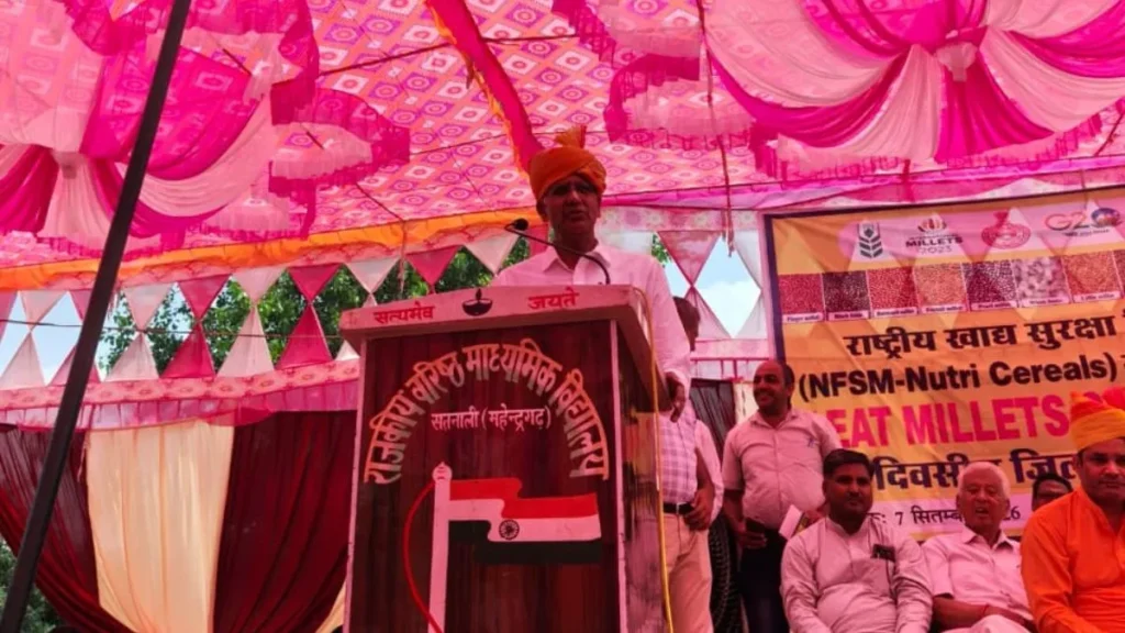 Mahendragarh : सतनाली में जिला स्तरीय कृषि उत्सव का आयोजन, विधायक कंवर सिंह यादव ने किया किसानों को जागरूक