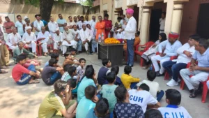 Mahendragarh : राज्य स्तरीय विश्वकर्मा दिवस समारोह को लेकर उत्साह, विधायक कंवर सिंह यादव और पूर्व विधायक राव बहादुर सिंह ने गांवों में जाकर दिया निमंत्रण