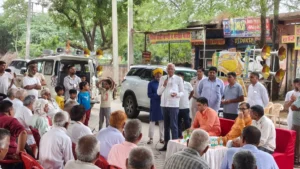 Mahendragarh : राज्य स्तरीय विश्वकर्मा दिवस समारोह को लेकर उत्साह, विधायक कंवर सिंह यादव और पूर्व विधायक राव बहादुर सिंह ने गांवों में जाकर दिया निमंत्रण