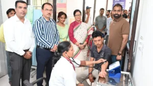 Mahendragarh : हरियाणा केंद्रीय विश्वविद्यालय में सफाई मित्र सुरक्षा शिविर का आयोजन, 62 स्वच्छता कर्मियों के स्वास्थ्य की हुई जांच, बांटी गई स्वच्छता किट