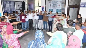 Mahendragarh : हरियाणा केंद्रीय विश्वविद्यालय में सफाई मित्र सुरक्षा शिविर का आयोजन, 62 स्वच्छता कर्मियों के स्वास्थ्य की हुई जांच, बांटी गई स्वच्छता किट