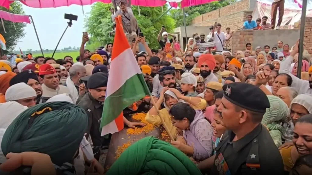 Martyr Sukhchain Singh Sirsa: सिरसा में राजकीय सम्मान के साथ शहीद सुखचैन सिंह का अंतिम संस्कार