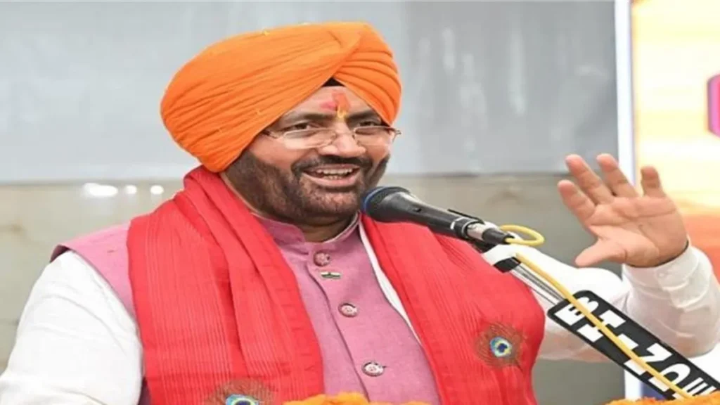 भगवंत मान के 'नकली पगड़ी' बयान पर भड़के नायब सैनी, बोले-गुरु साहिबानों के चरणों में जाकर मांगें माफी