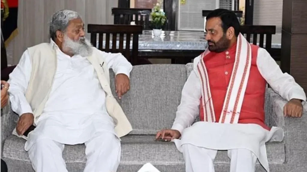 Ambala News: अंबाला में मुख्यमंत्री सैनी और मंत्री अनिल विज की मुलाकात, जनसेवा पर हुई चर्चा