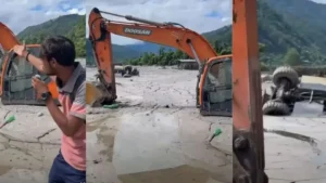 Nepal Flood Horror: नेपाल में बाढ़ के बाद तबाही का खौफनाक मंजर, मलबे में दबे ट्रक और जेसीबी, रोंगटे खड़े कर देगा वायरल वीडियो