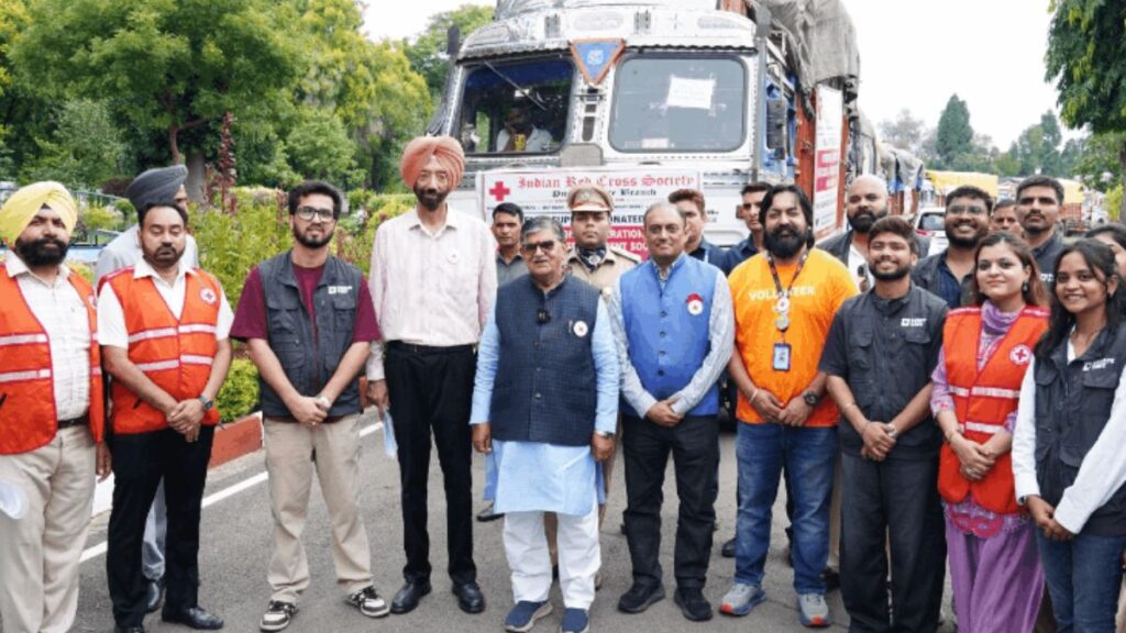 नेपाल में फ्लैश फ्लड पीड़ितों के लिए चंडीगढ़ से बड़ी मदद, कटारिया ने 1.40 करोड़ के 7 ट्रकों को दिखाई हरी झंडी