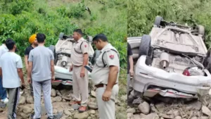 Panchkula News: मोरनी में दर्दनाक हादसा, अनियंत्रित होकर खाई में गिरी अर्टिगा कार, चंडीगढ़ के युवक की मौत, 4 घायल