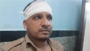 Panchkula News: पंचकूला की राजीव कॉलोनी में सम्मन देने गई पुलिस टीम पर हमला, होमगार्ड की फाड़ी वर्दी