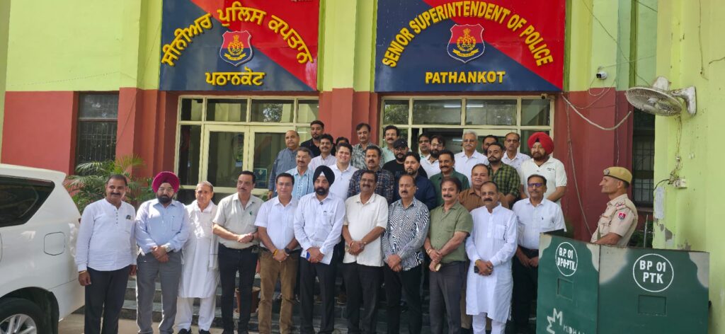 Pathankot News : व्यापार मंडल के प्रतिनिधिमंडल ने एसएसपी मनप्रीत सिंह से की मुलाकात