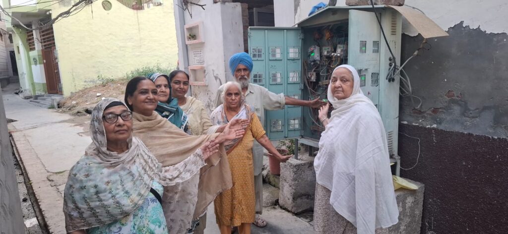 Patti electricity meter dispute : पट्टी में बिना सूचना बदले गए बिजली मीटर, वार्ड नंबर 7 के उपभोक्ताओं ने उठाए सवाल
