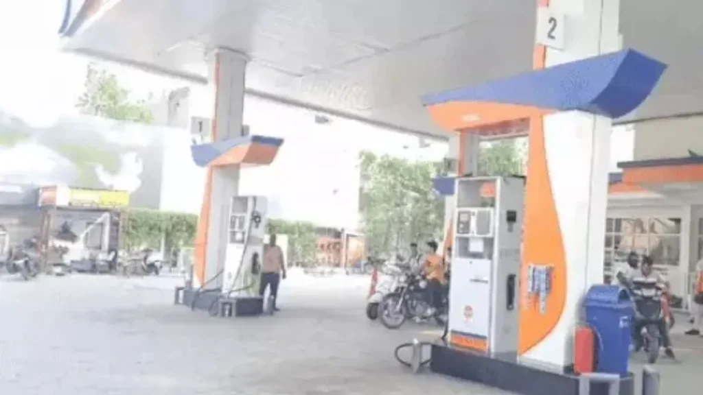 Petrol Pump UPI: पेट्रोल पंप संचालकों का बड़ा फैसला, राहत नहीं मिली तो बंद होगा गूगल पे और फोनपे, केवल चलेगा कैश