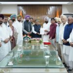 Punjab BJP Delegation Meets Governor : राज्यपाल से मिले भाजपा नेता, बोले- गुलजार सिंह केस की जांच सीबीआई करवाई जाए