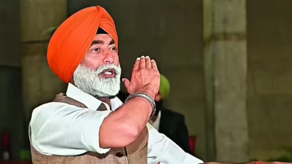 Punjab Breaking News : Sukhpal Khaira ने लाइव वीडियो में फाड़ा CM की पत्नी का नोटिस