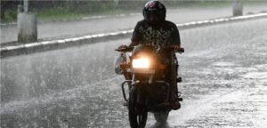 Punjab Chandigarh monsoon rain : चंडीगढ़ और मोहाली में झमाझम बारिश, येलो अलर्ट जारी