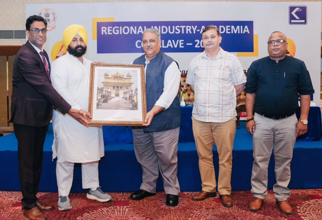 Punjab Education News : पंजाब में 'तकनीकी शिक्षा क्रांति', 5 जिलों को मिलीं 3D प्रिंटर लैस इनोवेशन लैब्स
