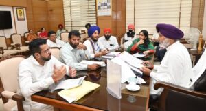 Punjab News : वित्त मंत्री हरपाल चीमा ने की यूनियनों संग बैठक, जायज मांगें जल्द पूरी करने के निर्देश