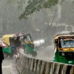 Punjab Weather Update : पठानकोट में मूसलाधार बारिश से बदला मौसम, 14 जिलों में अलर्ट