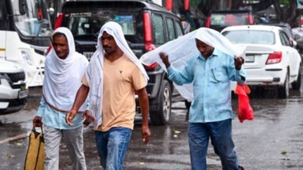 राजस्थान में बदला मौसम: कई शहरों में 4 डिग्री तक गिरा तापमान; 26 जिलों में आज बारिश का अलर्ट , 19 सितंबर से विदाई