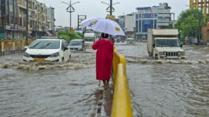 राजस्थान में फिर बदला मौसम, 28 जिलों में बारिश का यलो अलर्ट; 7 डिग्री तक गिरा पारा
