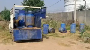 Rewari : अवैध तेल के खिलाफ पुलिस की बड़ी कार्रवाई, 4 हजार लीटर पेट्रोल-डीजल और थीनर बरामद, एक हिरासत में