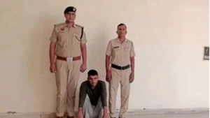 Rewari : जमीन का फर्जी इकरारनामा तैयार कर 12 लाख रुपये ठगने वाला आरोपी गिरफ्तार, कई मामलों में था वांछित
