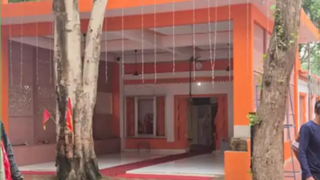Rewari : रेवाड़ी के बोड़िया कमालपुर में सनसनी, जन्माष्टमी पर बड़े शिव मंदिर में आधी रात को चली गोलियां, मची भगदड़