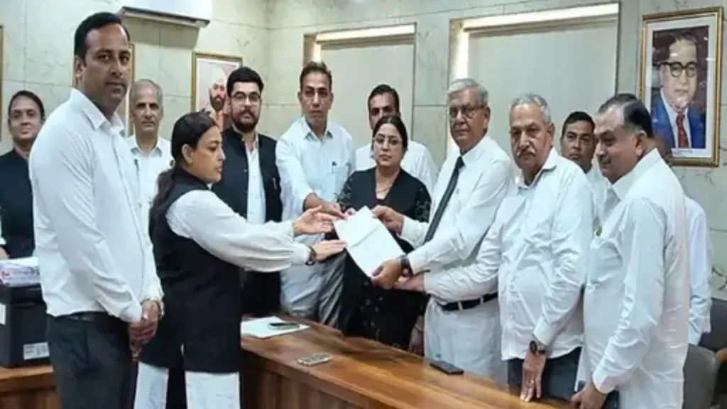 Rohtak Bar Council Election: रोहतक जिला बार चुनाव में गरमाई राजनीति, पहले दिन 13 प्रत्याशियों ने भरा नामांकन