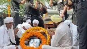 Sirsa News: सिरसा में शहीद सुखचैन सिंह की अंतिम यात्रा रुकी, 1 करोड़ मुआवजे की मांग पर अड़े ग्रामीण