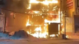Sonipat Dairy Fire: सोनीपत के कच्चे क्वार्टर में महावीर डेयरी में लगी भीषण आग, बाल-बाल बची इमारत
