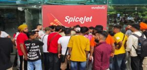 SpiceJet Amritsar Dubai Flight Delay : अमृतसर एयरपोर्ट पर स्पाइसजेट के यात्रियों का हंगामा, लगातार दूसरे दिन 14 घंटे लेट हुई दुबई की फ्लाइट