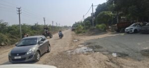 Tarn Taran Patti Road Repair : तरनतारन-पट्टी सड़क की बदहाली पर फूटा लोगों का गुस्सा, 25 मिनट का सफर दो घंटे में हो रहा तय