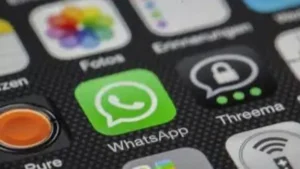 WhatsApp Security Tips: क्या आप भी व्हाट्सएप पर भेजते हैं आधार-पैन? इन 4 सेटिंग्स से सुरक्षित रखें अपना डेटा