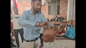 Yamunanagar News: यमुनानगर में उग्र हुआ हड़ताली कर्मचारियों का गुस्सा, नगर निगम पर मुंडन कराकर सरकार को ललकारा