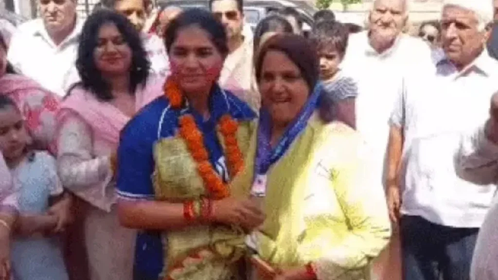 Ashima Ahlawat Asian Games: रोहतक की आशिमा अहलावत ने एशियन गेम्स में जीता सिल्वर, मां बोलीं- पति के शव पर किया वादा बेटी ने निभाया