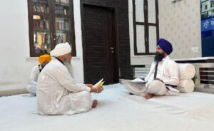 Baba Lakha Singh Sri Akal Takht Sahib Explanation : श्री अकाल तख्त साहिब पहुंचे नानकसर के बाबा लक्खा सिंह, जत्थेदार ज्ञानी कुलदीप सिंह को सौंपा स्पष्टीकरण