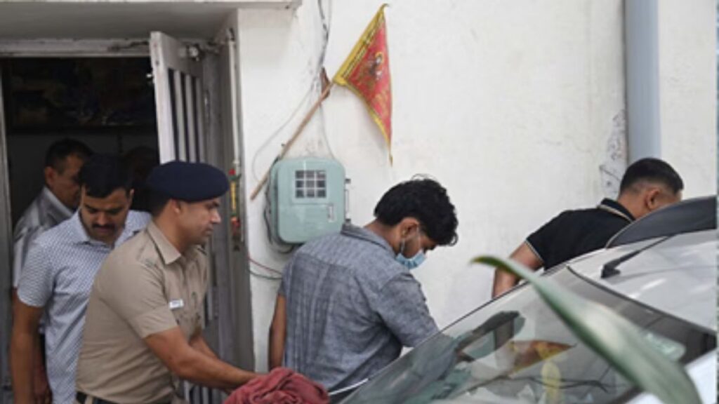 हेड कांस्टेबल हत्याकांड का चौंकाने वाला खुलासा: माता-पिता को मारने की साजिश रचने के दस दिन बाद दिया वारदात को अंजाम