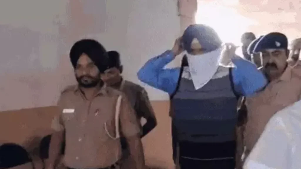 DIG Bribery Case: DIG भुल्लर की सुरक्षा में पहुंचा खुद रिश्वत का आरोपी ASI, CBI कोर्ट में मचा हड़कंप, SSP को जांच के आदेश