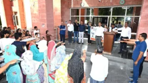 Mahendragarh : हकेवि में 'स्वच्छता ही सेवा' अभियान के तहत निकाली गई जागरूकता रैली, कुलपति ने दिलाई शपथ